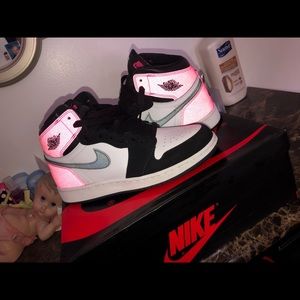 Jordan 1 Retro Valentine’s Day 2017